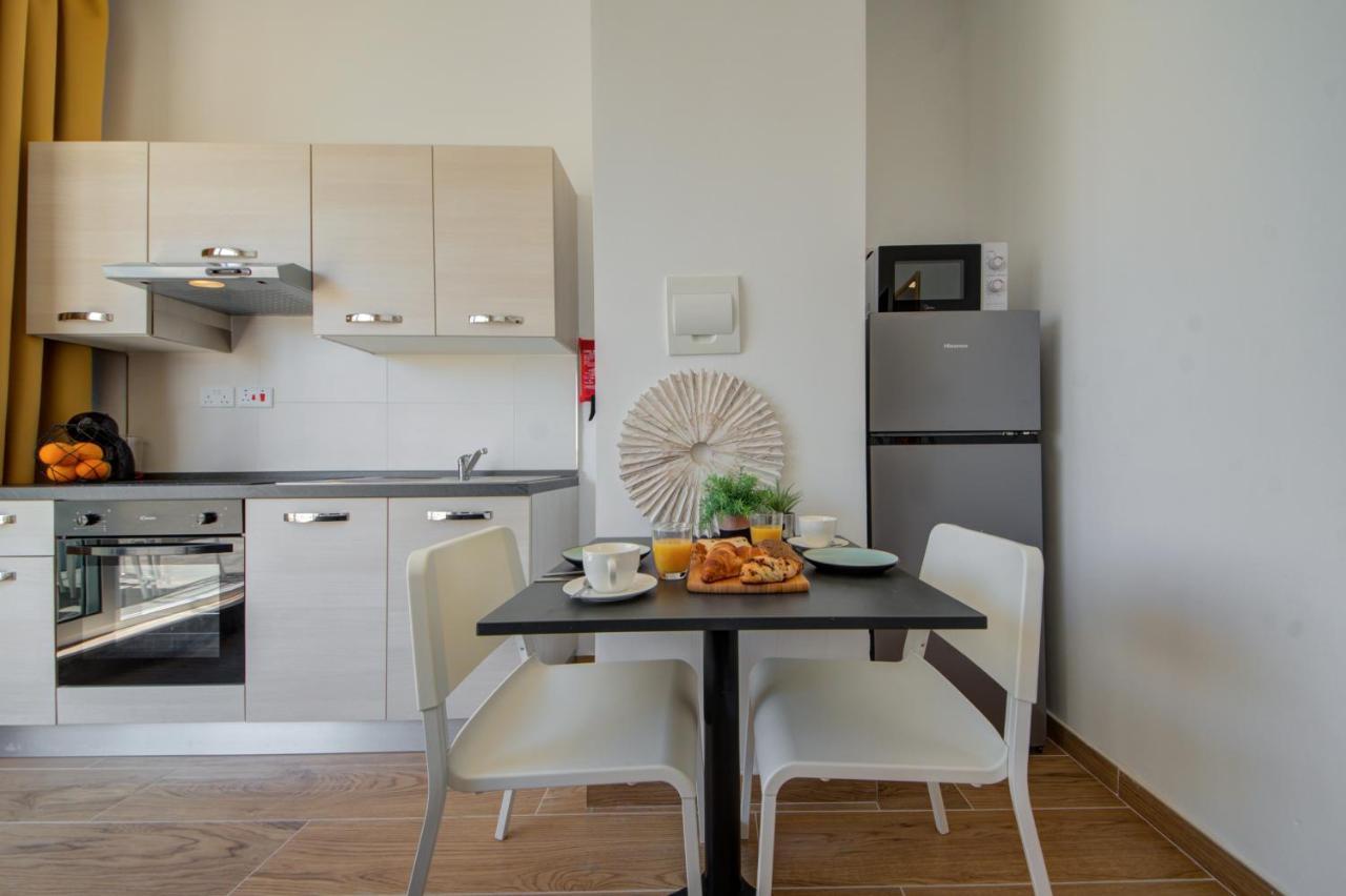 Marina Suites & Apartments - Self Catering - By Tritoni Hotels Gzira Bagian luar foto
