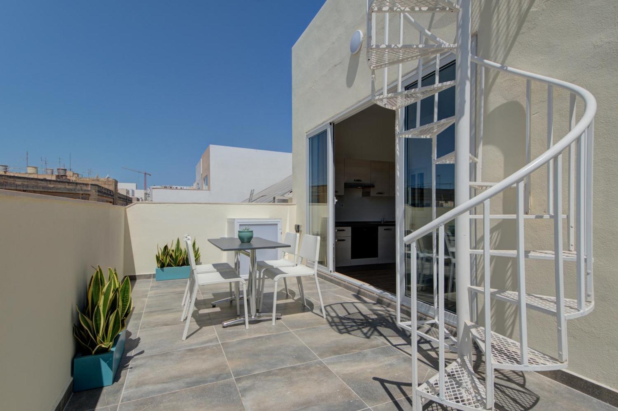 Marina Suites & Apartments - Self Catering - By Tritoni Hotels Gzira Bagian luar foto