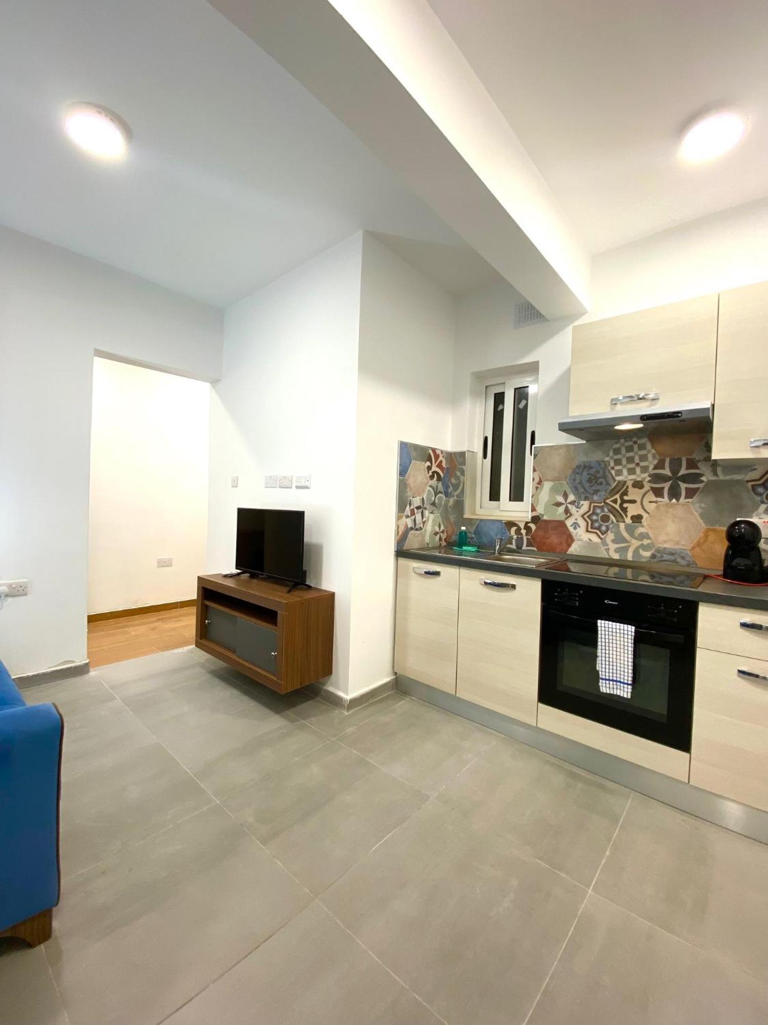 Marina Suites & Apartments - Self Catering - By Tritoni Hotels Gzira Bagian luar foto