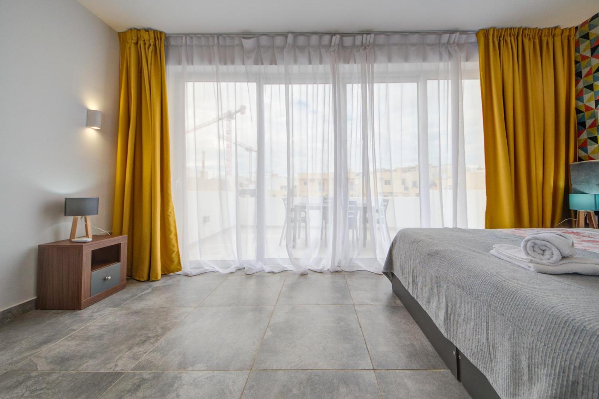 Marina Suites & Apartments - Self Catering - By Tritoni Hotels Gzira Bagian luar foto